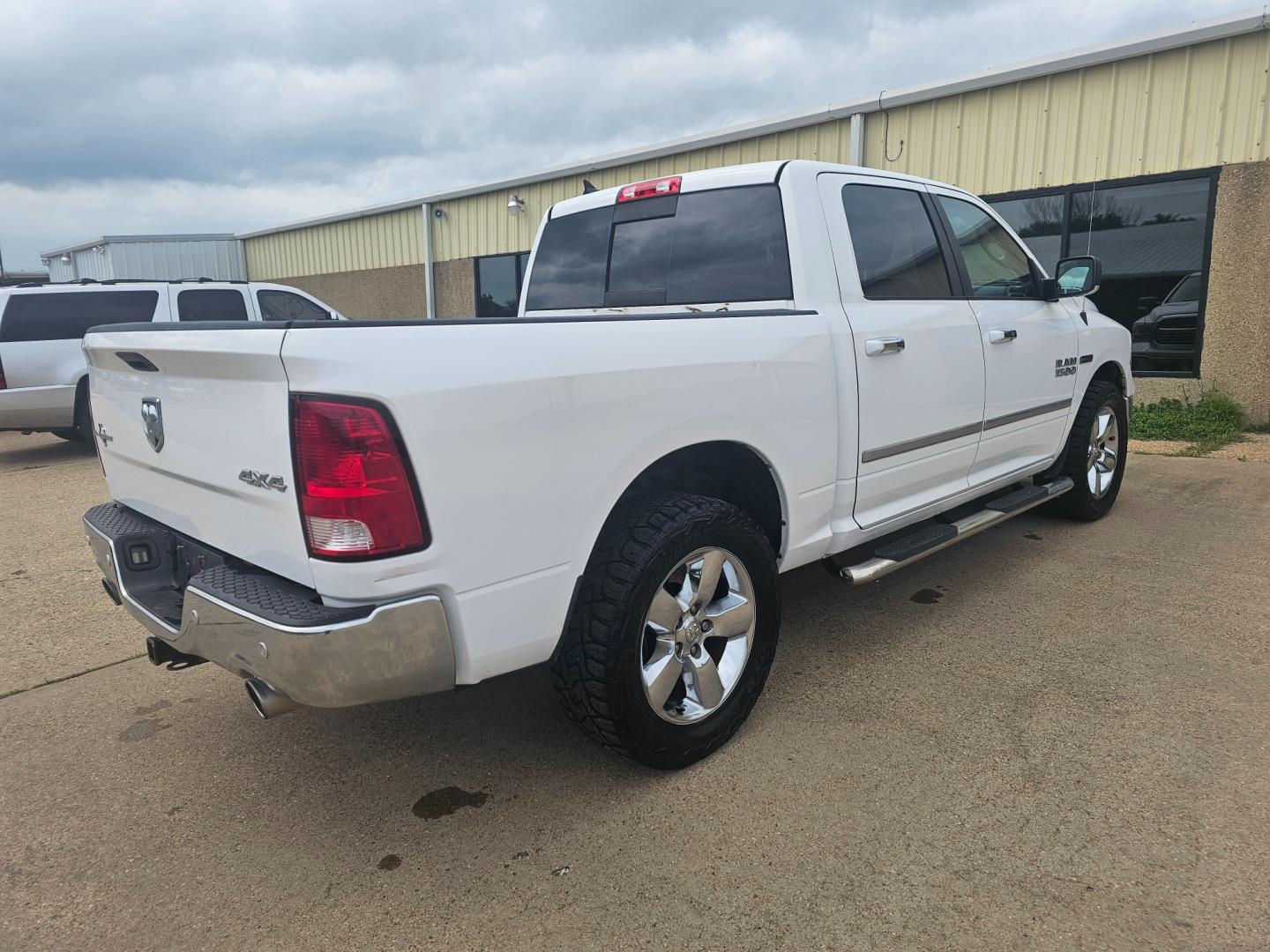 2016 WHITE RAM 1500 SLT Crew Cab SWB 4WD (1C6RR7LM3GS) with an 3.0L V6 DIESEL engine, 6A transmission, located at 533 S Seven Points BLVD, Seven Points, TX, 75143, (430) 255-4030, 32.313999, -96.209351 - Photo#2